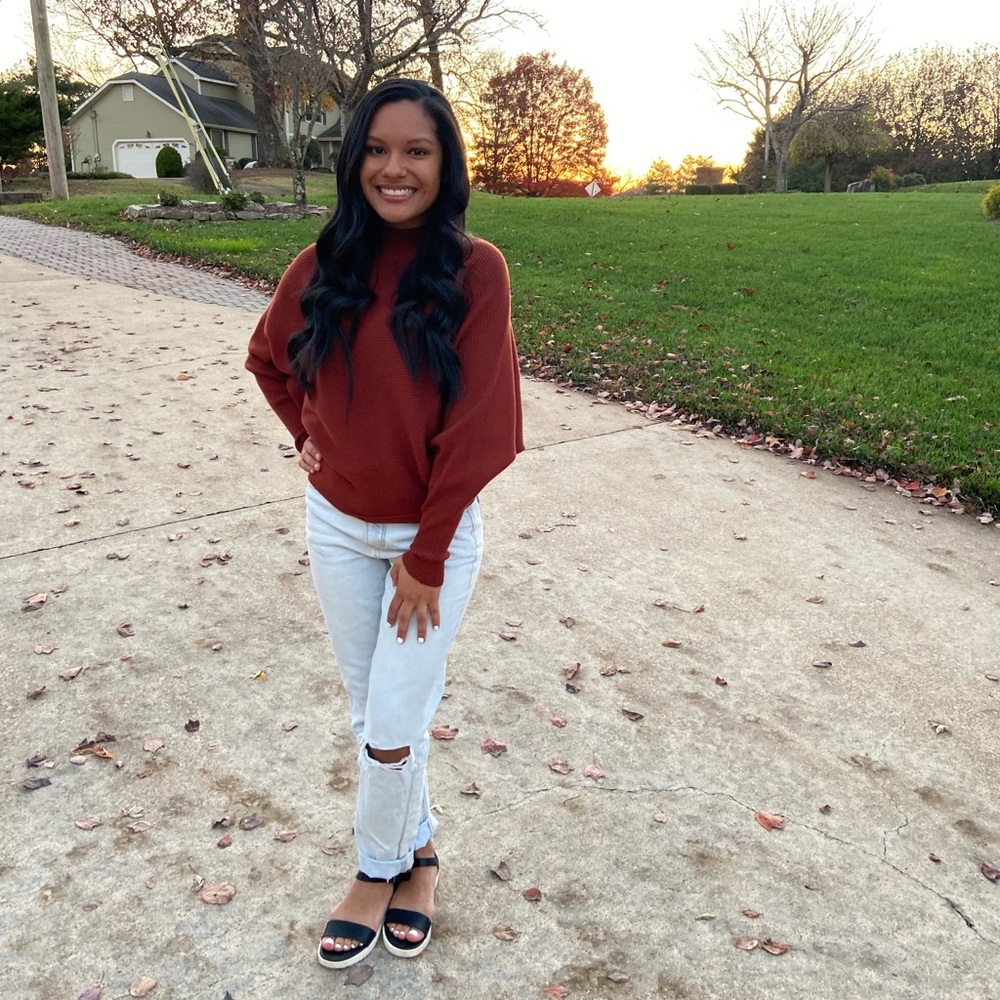 Meet your Posher, Alejandra